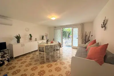 Image de Large ground floor apartment with independent entrance