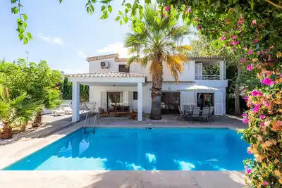 Image de Belle villa \"Beach Palmitos\" avec Wi-Fi, balcon, jardin, terrasses et piscine