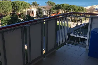 Image de Studio avec climatisation et vue sur la mer