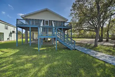 Image de Nouveau! Canalfront Bay St. Louis Home w / Dock & Deck!