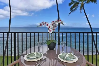 Image de 180-Degree Oceanfront View | Corner Unit!