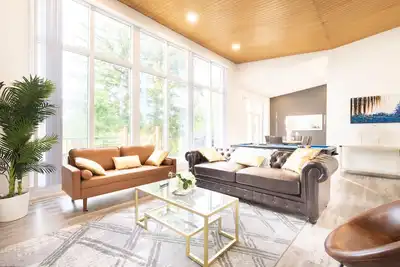 Image de The Cool House [4 chambres + 3 salles de bain]