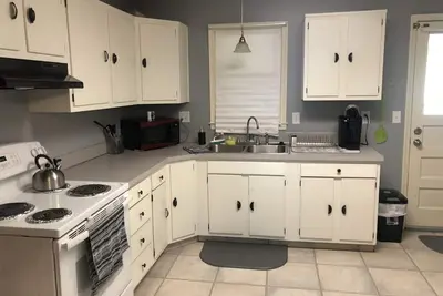 Image de Propre, confortable, pratique! Maison de 2 chambres à Bellevue
