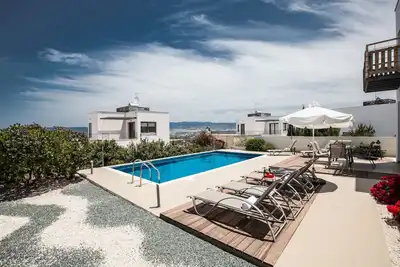 Image de Villa Jenny, villa moderne 3bdr Latchi avec piscine et vue imprenable