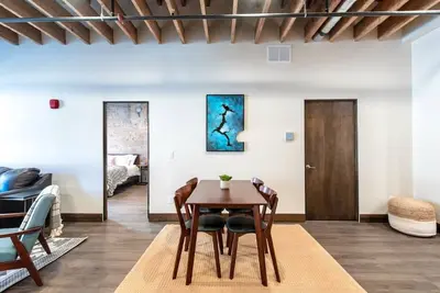Image de Urban Modern Living w \/ King Bed & Self Check-in