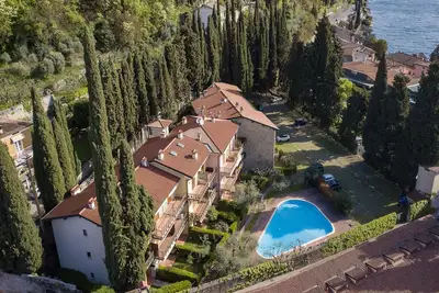 Image de Borgo Degli Ulivi shared pool- 200m lake, Toscolano Maderno, Italy
