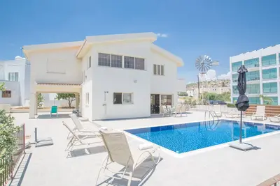 Image de Villa Lottie, Villa moderne 4bdr Protaras avec piscine, proche de la plage