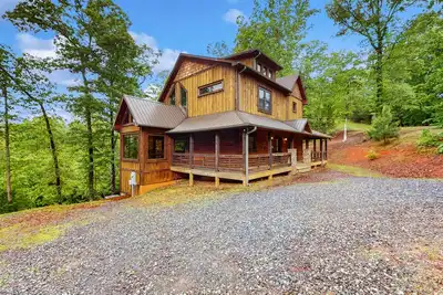 Image de Nouvelle Liste! Magnifique maison avec grande terrasse enveloppante, bain à remous privé et bar avec évier