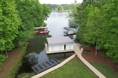 Image de Summer Fun on Jimmies Creek Lake Gaston!