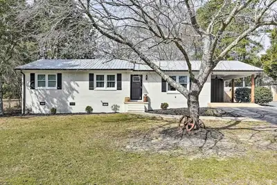 Image de Studio w/ Patio - Walk to Hikes, Sights & Bites