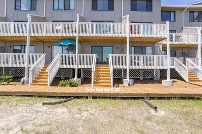 Image de Oceanfront 1-Bedroom Harbor Island Condo: Sunrise Views, Pool, & Beach Access!