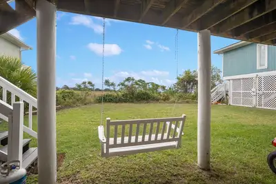 Image de 3-Bed Harbor Island Home with Ocean Views, Pool Access, and Wildlife Watching!