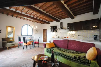 Panoramic apartment with terrace, pool and garden, just 5 km from the old town.