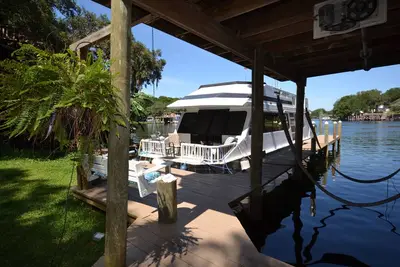 Image de Unique Private newly renovated Houseboat on Bayou - Destin/Ft. Walton Beach