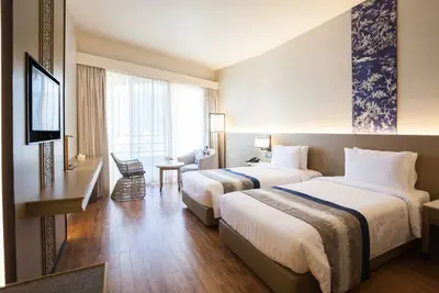 Image de Chambre Deluxe, vue partielle sur la mer @ Patong # 14