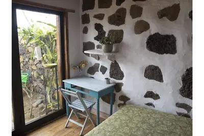 Image de Rural home for 4 guests, art gallery inspired