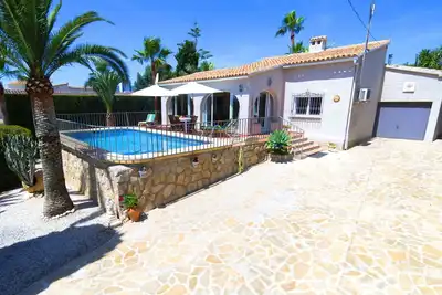 Image de Belle maison de vacances privée avec Wifi, climatisation, piscine privée, Tv, terrasse, parking
