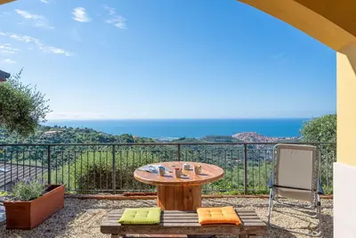 Image de Bel appartement pour 4 personnes avec Wifi, climatisation, Tv, patio et parking