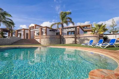 Splendid Villa with Pool and Views near Golf