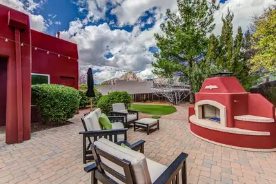 Image de Walk to Restaurants, Views, Fire Pit, Well Stocked, Quiet! Saddle Rock Retreat