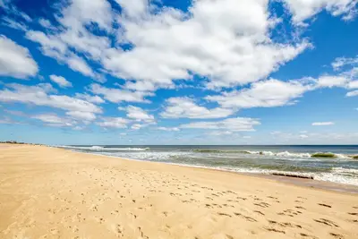 Image de Lux Cottage with Private Beach Access - Last Wk Aug - Labor Day