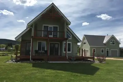 Image de Beautiful Bear Lake House, with big grassy yard, 4 mins to North Beach.