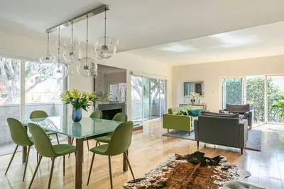 Image de Luxurious modern 5 stars townhouse in the heart of Weho