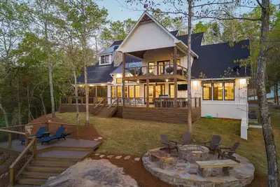 Image de Emerald Cove at Smith Lake: 7br house, sleeps 18+, beautiful channel views!
