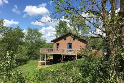 Image de Hocking Hills Chubby Frog Cabin: Game Room, Hot Tub, Fire Pit & Private Hiking!