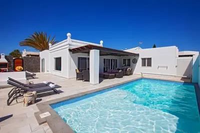 Image de Villa Luciente - Villa 3 chambres - Grande piscine - Parfait pour les familles