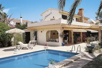 Image de Appartement dans une maison de vacances avec piscine privée, Wifi, terrasse, animaux admis, parking