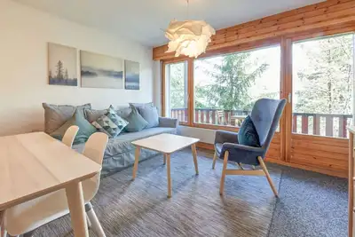 Confortable appartement pour 4 personnes avec piscine, Wifi, Tv, balcon, vue panoramique et parking