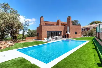Image de Maison de vacances privée avec climatisation, bain à remous, Wifi, piscine privée, Tv, parking