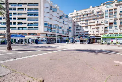 Image de Joli appartement pour 4 personnes avec Wifi, climatisation, Tv, balcon et parking