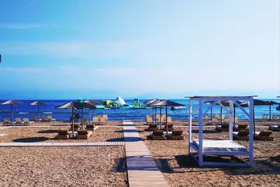 Image de Olive Grove Beachfront