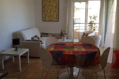 Image de Appartement T3 Centre-Ville: Balcon, Ascenseur, 2 Chambres, Équipé, Capacité 6 Personnes