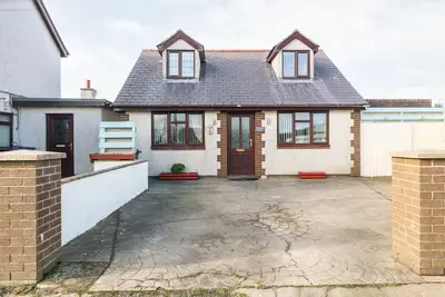 Image de Rhiangwyn Cottage, pet friendly, with hot tub in Cemaes Bay
