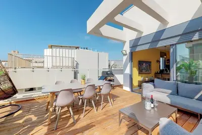Image de Sunny 1br Penthouse by HolyGuest