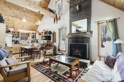Image de Cabin in the Woods! Mins to Bliss and Quick Trip to Cross Village and Harbor!