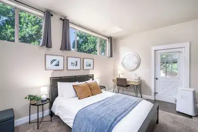 Image de Gorgeous Guest Suite. Walk to Old Town & Csu!