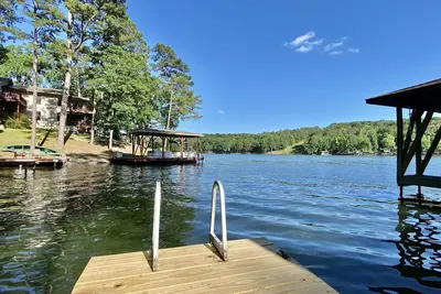 Image de Cozy townhome on Lake Desoto. Pet Friendly