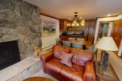 Image de Platinum Condo with Easy Access to Chair 6!