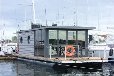 Image de Houseboat Fjord Lacerta with roof terrace in Wendtorf