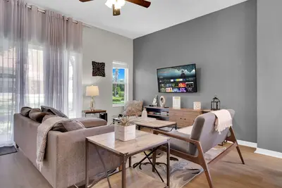 Image de Comfy Townhome Close To Parks & Resort Facilities