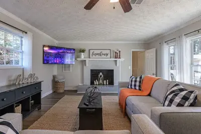 Image de 4br Ranch Style Home A Mile From Historic Downtown