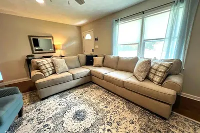 Ranch Style Home & Plenty Of Bkyd Space Near Ksu