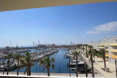 Image de Appartement accès direct plage et vue sur le port 4esc203