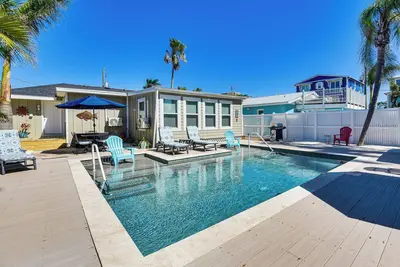 Image de Outdoor Bar & Heated Pool: Bradenton Beach Home
