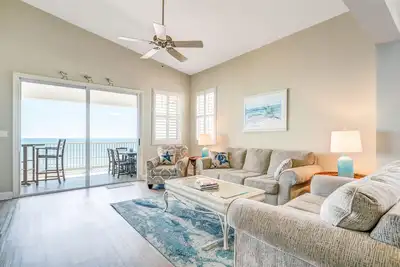 Image de Top floor penthouse corner unit 865 - new furnishings!