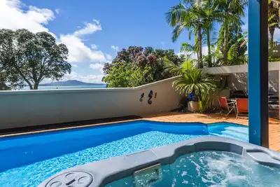 Image de Beachside Holiday - Castor Bay Holiday Apartment